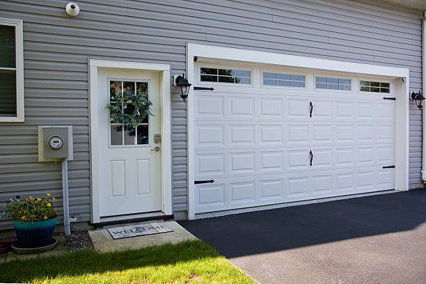 24/7 Emergency Garage Door Panel Replacement experts in Cambridge, OH